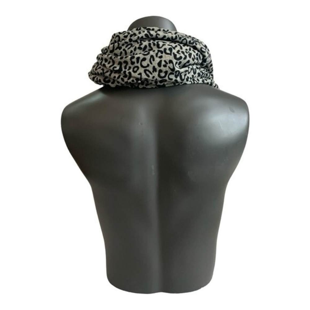 Women’s Neck Warmer Wrap Black Grey Cheetah Print Knit Scarf Eco-Friendly - Picture 5 of 6